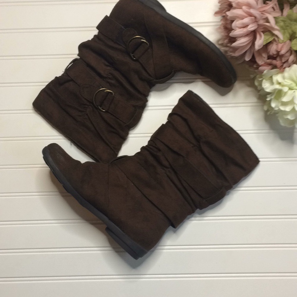 Bamboo Women’s brown buckle boots